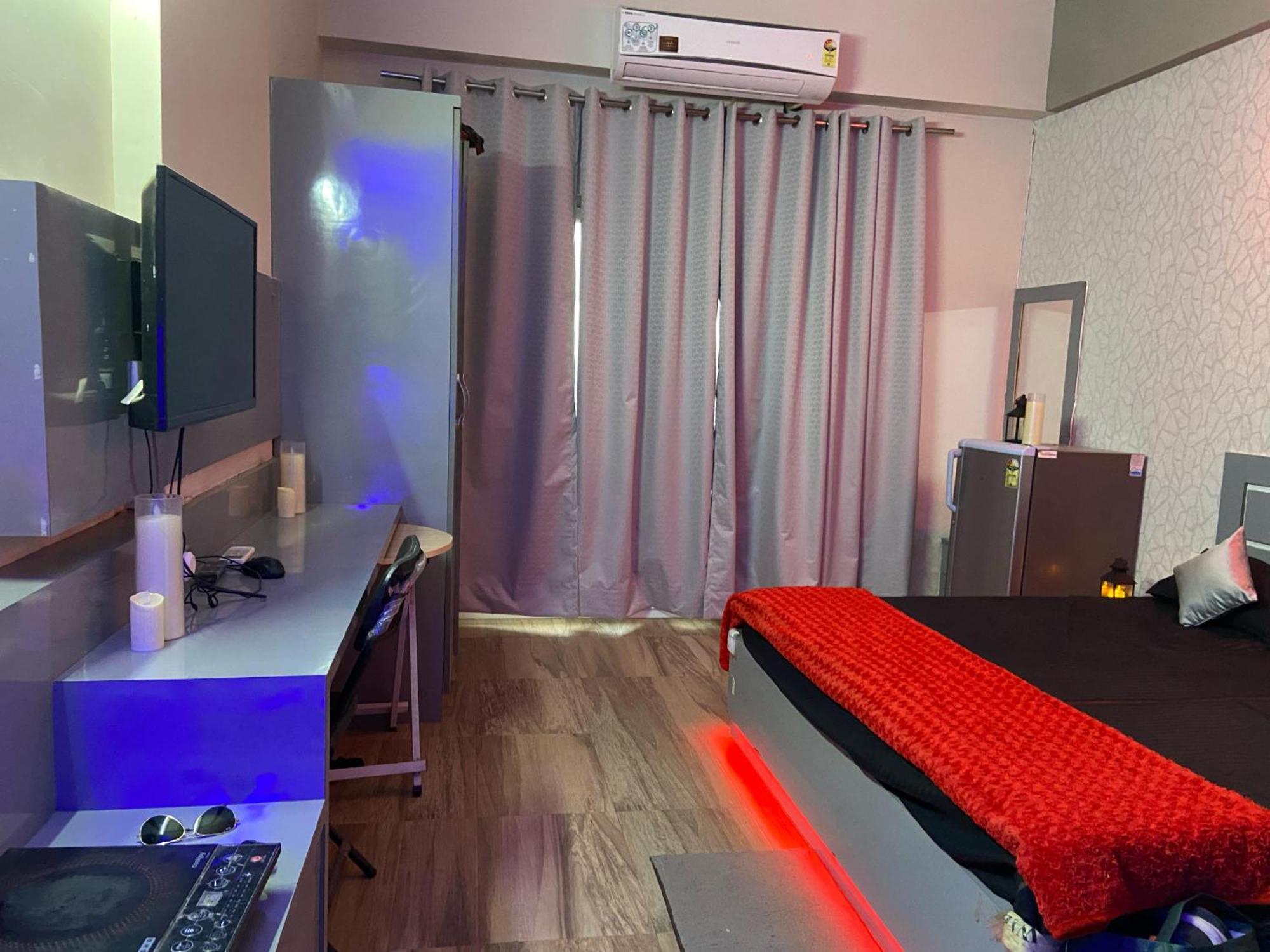 Kinky Dark Rooms Greater Noida Exterior foto